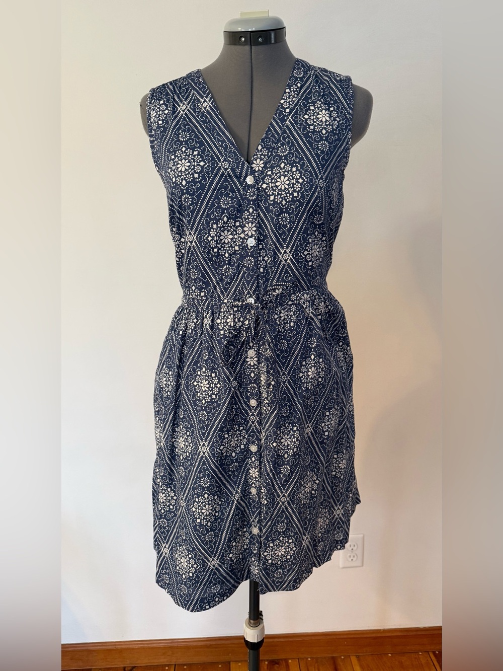 GAP Navy Blue and White Sleeveless Printed Button-Front Mini Dress